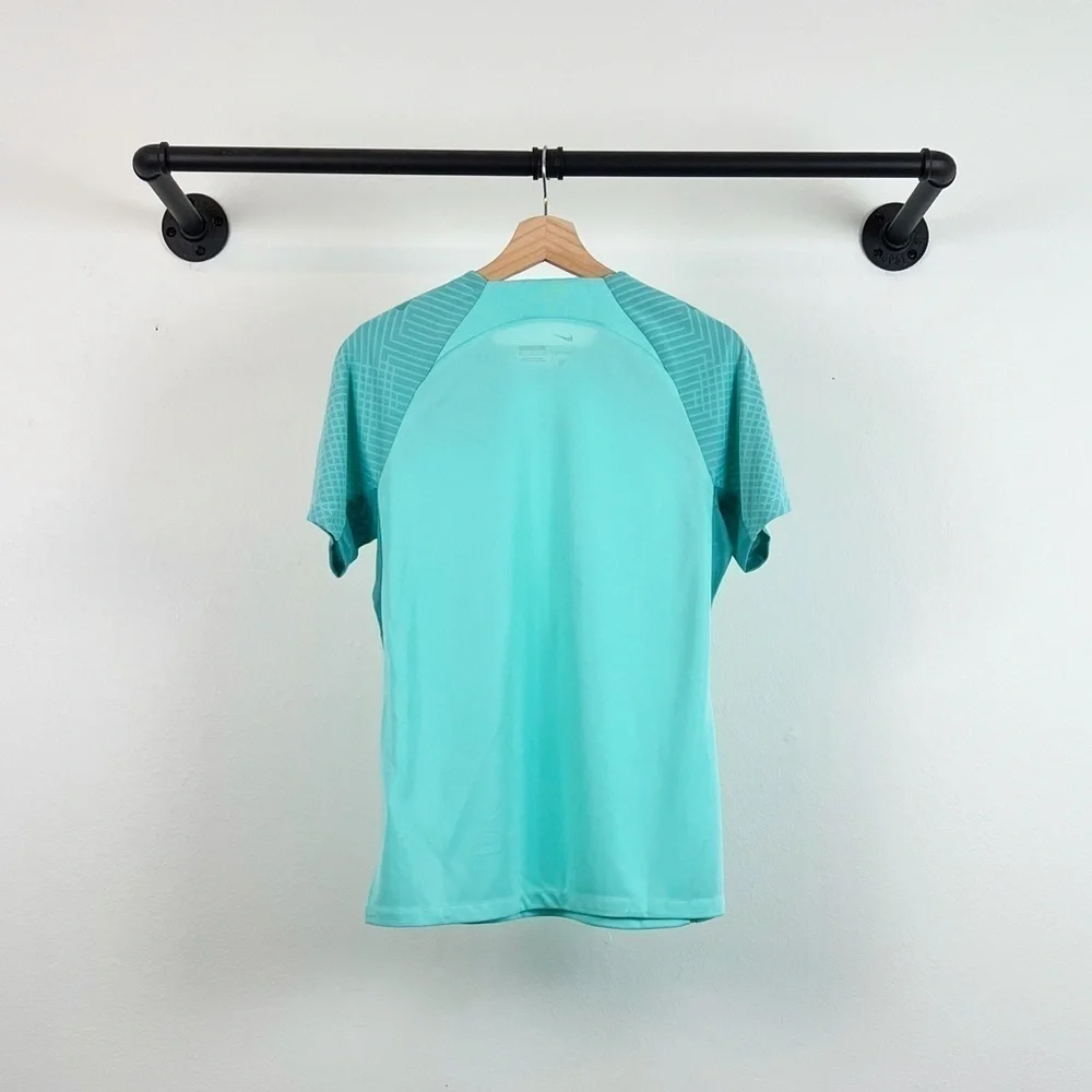NWT Nike Dri-Fit Strike Soccer Jersey Shirt in Hyper Turquoise